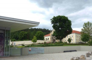 DSC05465 Besucherzentrum & Jagdschloss bearb